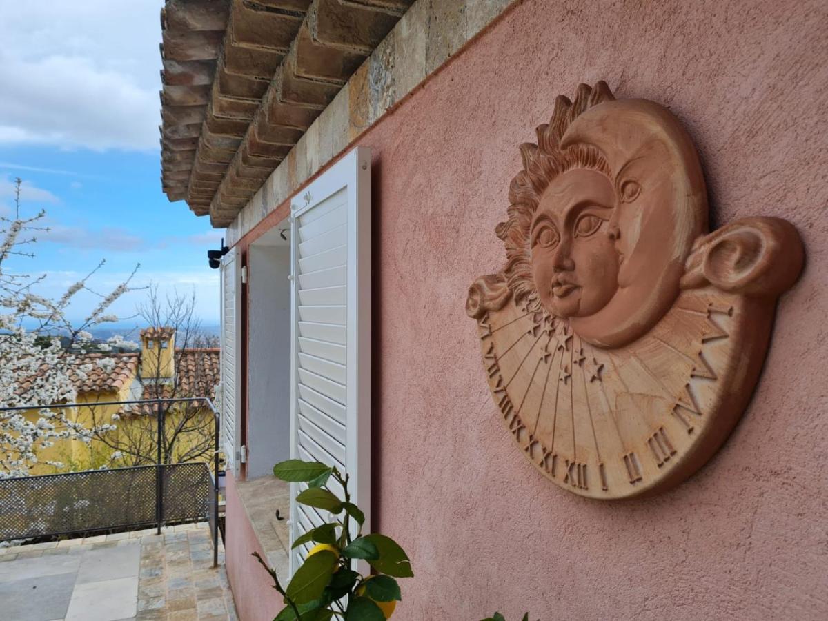 Adorable Maison Indépendante 30m2 avec Piscine en saison Cabris Extérieur photo